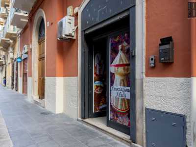 ...sia riunendosi negli spazi dell�associazione �Adulis�, che ha sede in via Celentano 47, nel rione Madonnella